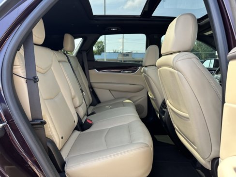 Used 2018 Cadillac XT5 Luxury w/ Driver Awareness Package image 12