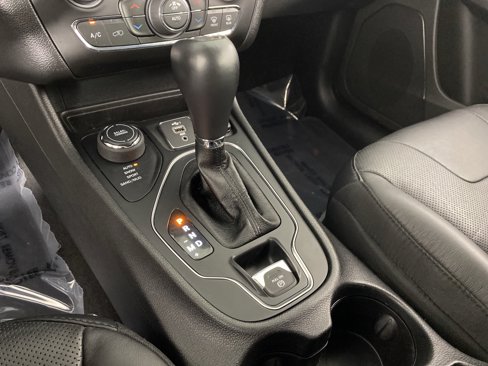 Used 2021 Jeep Cherokee Latitude Lux w/ Comfort/Convenience Group image 30