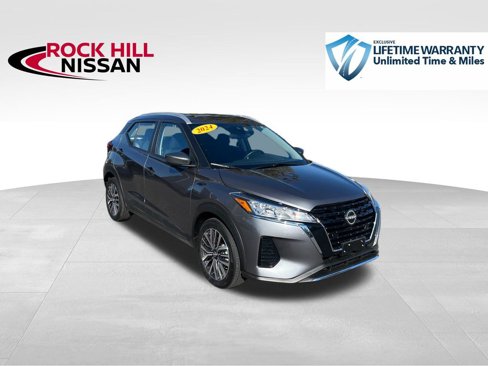 Used 2024 Nissan Kicks SV image 1