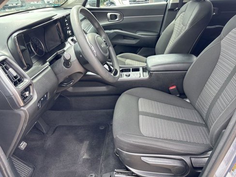 Used 2023 Kia Sorento LX image 15