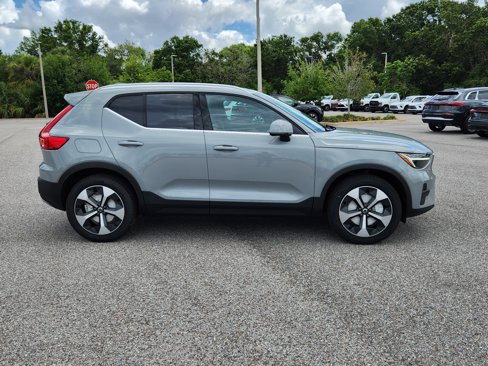 New 2025 Volvo XC40 B5 Core w/ Climate Package image 8