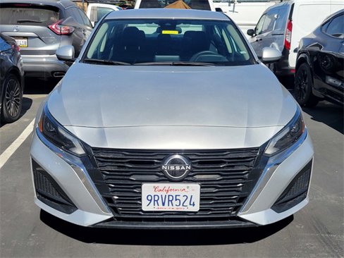 Used 2023 Nissan Altima 2.5 SV image 2