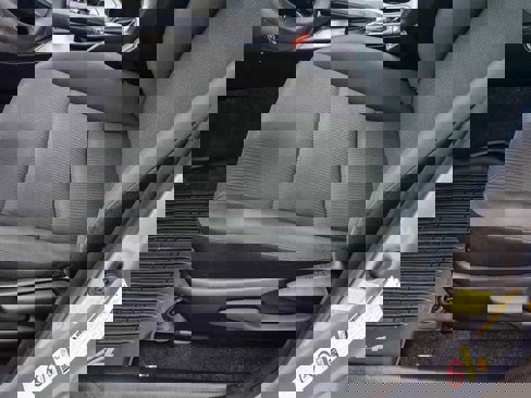 Used 2018 Toyota RAV4 LE image 20