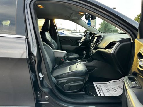 Used 2014 Jeep Cherokee Limited w/ Luxury Group image 16