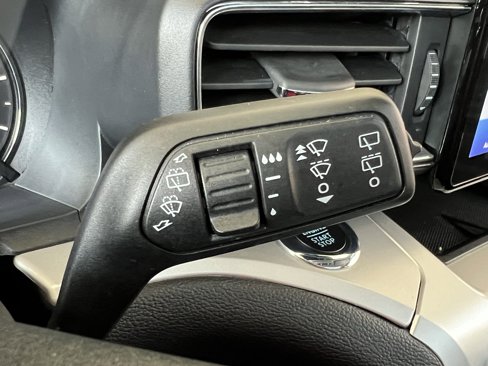 Used 2022 Ford Explorer XLT w/ Equipment Group 202A image 36