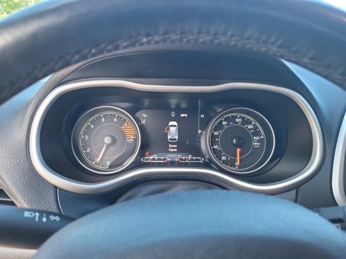 Used 2018 Jeep Cherokee Trailhawk w/ Quick Order Package 27L image 18