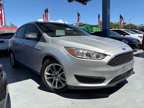 Used 2018 Ford Focus SE image 1