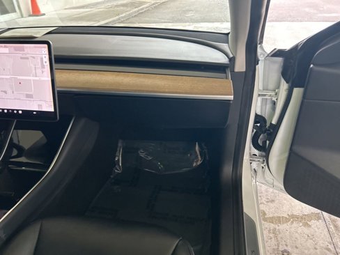 Used 2020 Tesla Model 3 image 21