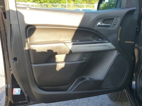 Used 2022 Chevrolet Colorado LT w/ Fleet Safety Package image 18