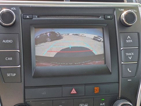 Used 2017 Toyota Camry LE image 22