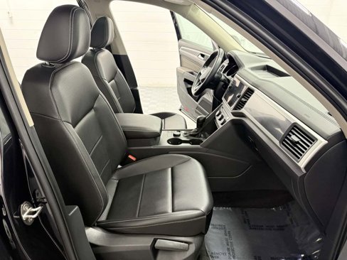 Used 2021 Volkswagen Atlas SE w/ Panoramic Sunroof Package image 17