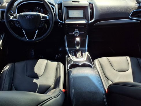 Used 2018 Ford Edge Titanium image 25