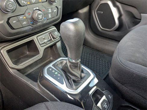 Used 2021 Jeep Renegade Latitude w/ Sun & Sound Group image 26