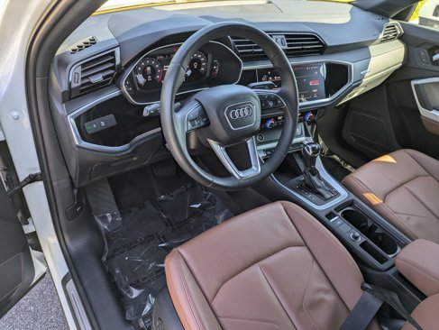 Used 2023 Audi Q3 2.0T Premium w/ Convenience Package image 9