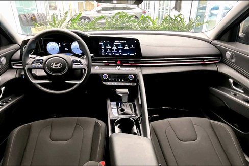 Used 2024 Hyundai Elantra SEL w/ Convenience Package image 14