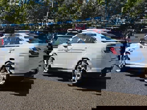 Used 2016 Ford Taurus SE image 26