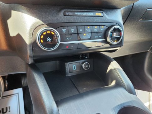Used 2020 Ford Escape SE image 11