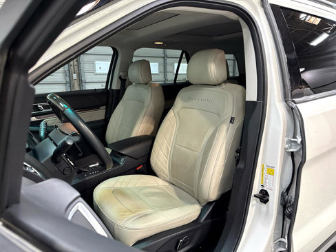 Used 2016 Ford Explorer Platinum image 9
