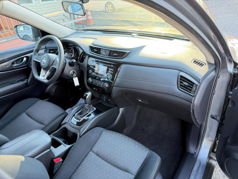 Used 2017 Nissan Rogue S image 41