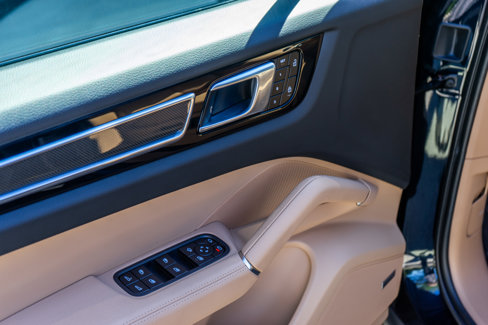 Used 2022 Porsche Cayenne S image 18