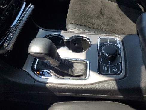 Used 2022 Jeep Grand Cherokee Laredo X image 27