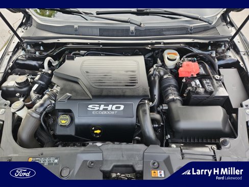 Used 2015 Ford Taurus SHO image 21