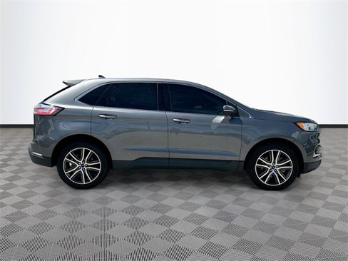 Used 2021 Ford Edge Titanium image 4