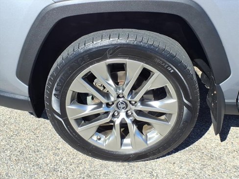 Used 2019 Toyota RAV4 XLE Premium image 9