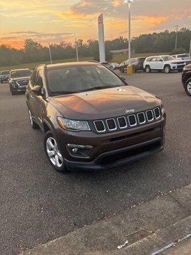 Used 2019 Jeep Compass Latitude image 3