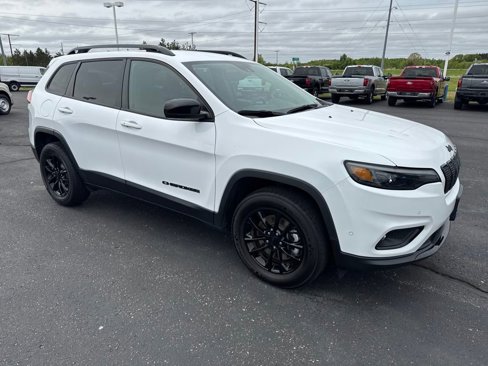 Used 2023 Jeep Cherokee Altitude Lux image 7