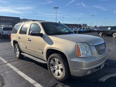 Used 2012 GMC Yukon SLT w/ SLT-2 Equipment Package image 3