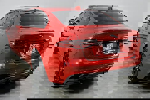 Used 2020 Jaguar XE S image 10