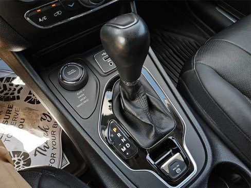 Certified 2021 Jeep Cherokee Limited w/ Elite Package image 22