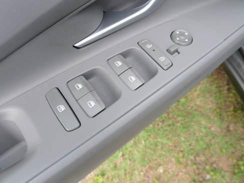 Used 2024 Hyundai Elantra SEL image 15