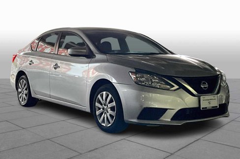 Used 2017 Nissan Sentra SV image 2