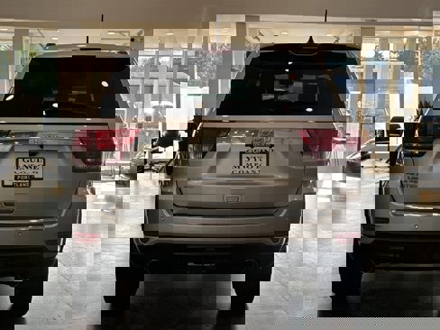 Used 2012 Jeep Grand Cherokee Limited w/ Trailer Tow Group IV image 5