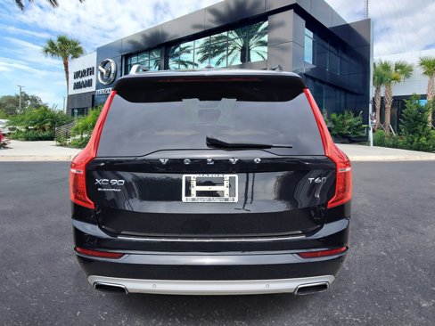 Used 2018 Volvo XC90 T6 Momentum w/ Convenience Package image 4