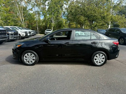 Used 2023 Kia Rio LX image 2