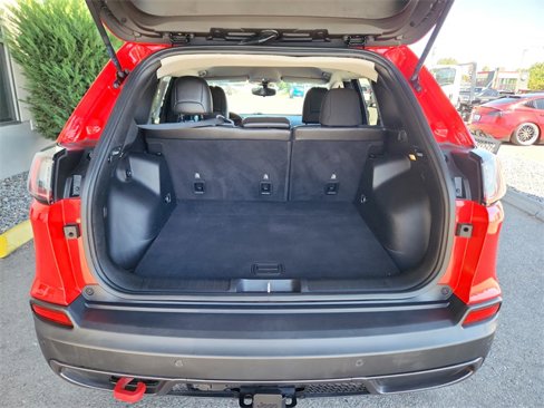 Used 2019 Jeep Cherokee Trailhawk w/ Cold Weather Group image 15