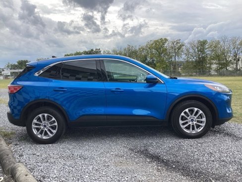 Used 2020 Ford Escape SE image 4