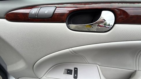 Used 2007 Buick Lucerne CXL w/ Luxury Package image 26