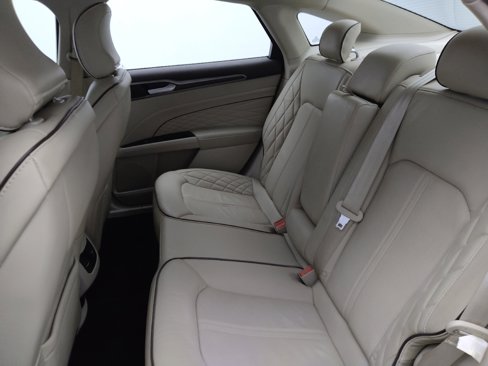 Used 2017 Ford Fusion Platinum image 18