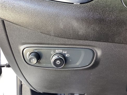 Certified 2023 Chevrolet Equinox LT w/ Driver Convenience Package image 18