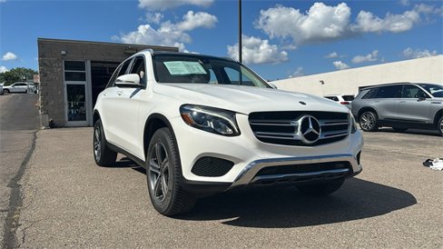 Used 2019 Mercedes-Benz GLC 300 4MATIC image 2