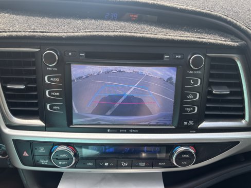 Used 2016 Toyota Highlander XLE image 15