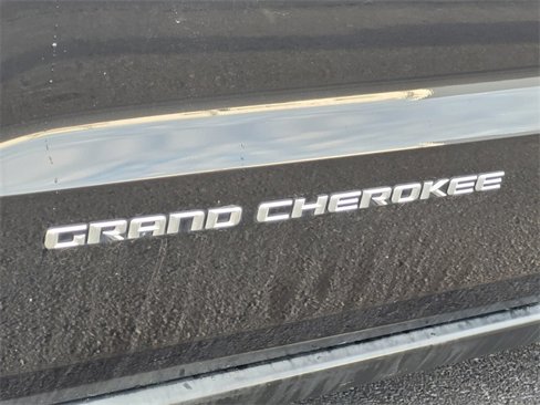 Used 2016 Jeep Grand Cherokee Laredo w/ Quick Order Package 23E image 14