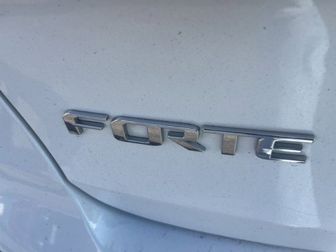 Used 2018 Kia Forte LX w/ LX Popular Package image 6