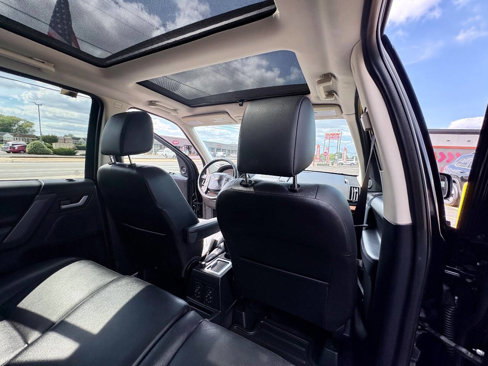 Used 2009 Land Rover LR2 HSE image 34