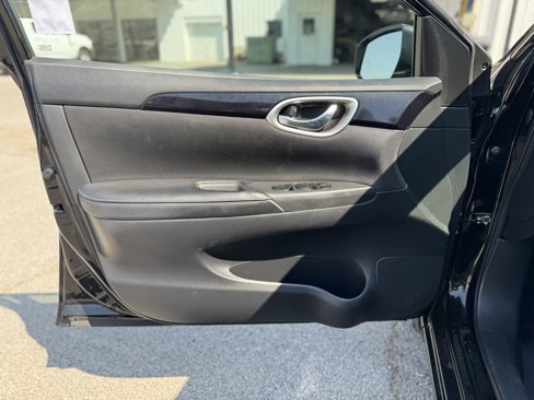 Used 2019 Nissan Sentra SV image 4