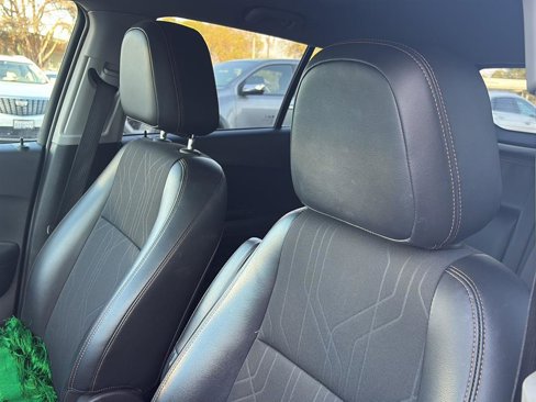 Used 2018 Chevrolet Trax LT w/ LT Convenience Package image 17